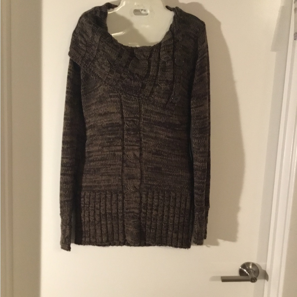 Chesley Long Sleeve Cowl Neck Sweater Size Medium $30